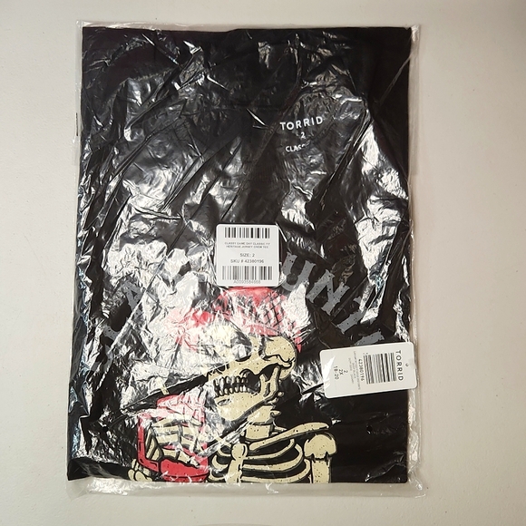 ❤️NWT VINTAGE TORRID TEE - CLASSY UNTIL GAME DAY SKELETON BEER GRAPHIC PLUS SIZE - Picture 4 of 15